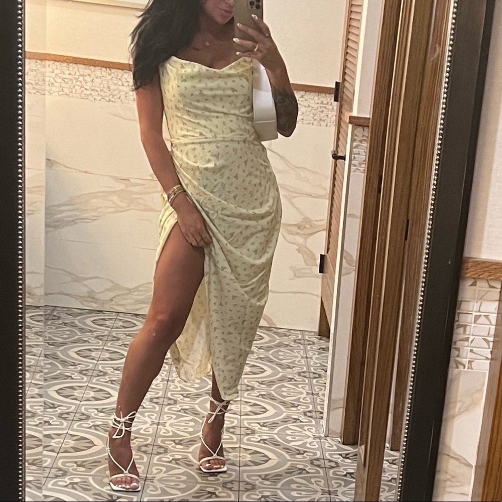 House of CB Daniella Lemon Floral Dress - Picture 6 of 7
